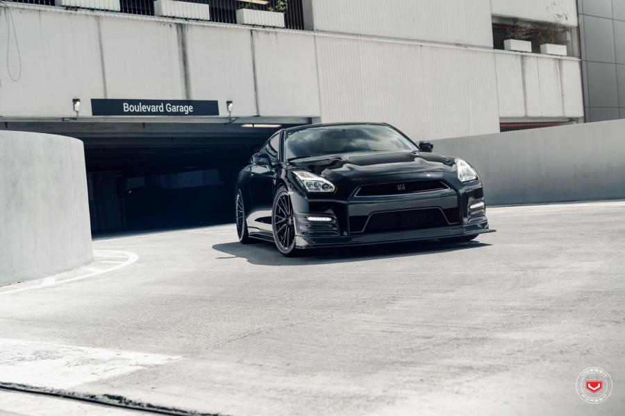  Nissan GT-R on Vossen Wheels (M-X4T) 2019 года  (фото 12 из 15)